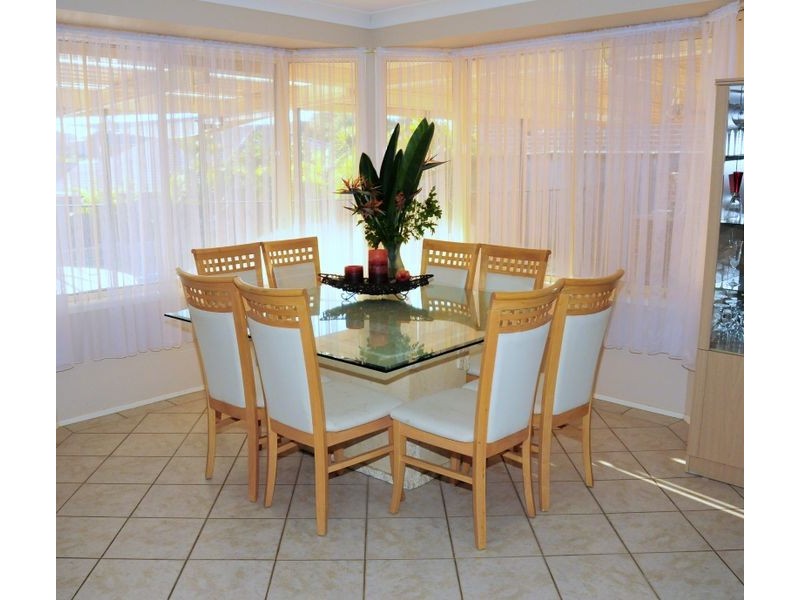 10 Kangaroo Close, Green Valley NSW 2168