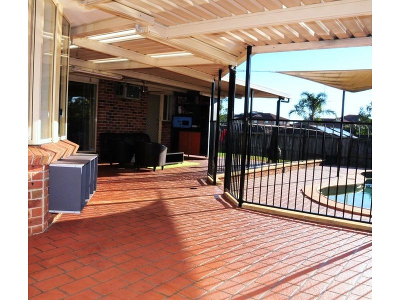 10 Kangaroo Close, Green Valley NSW 2168