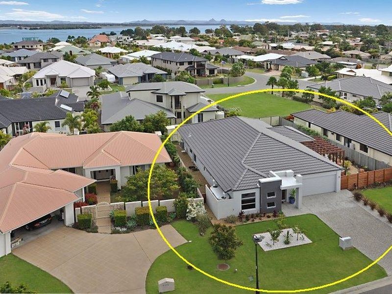 6 Teal Blvde, Banksia Beach QLD 4507