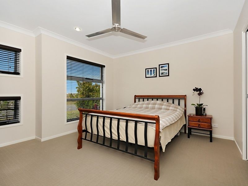 6 Teal Blvde, Banksia Beach QLD 4507