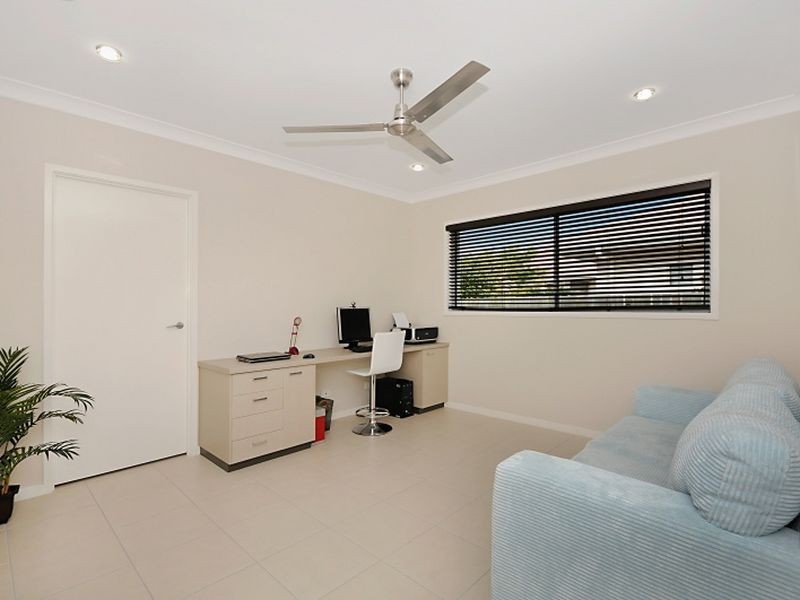 6 Teal Blvde, Banksia Beach QLD 4507