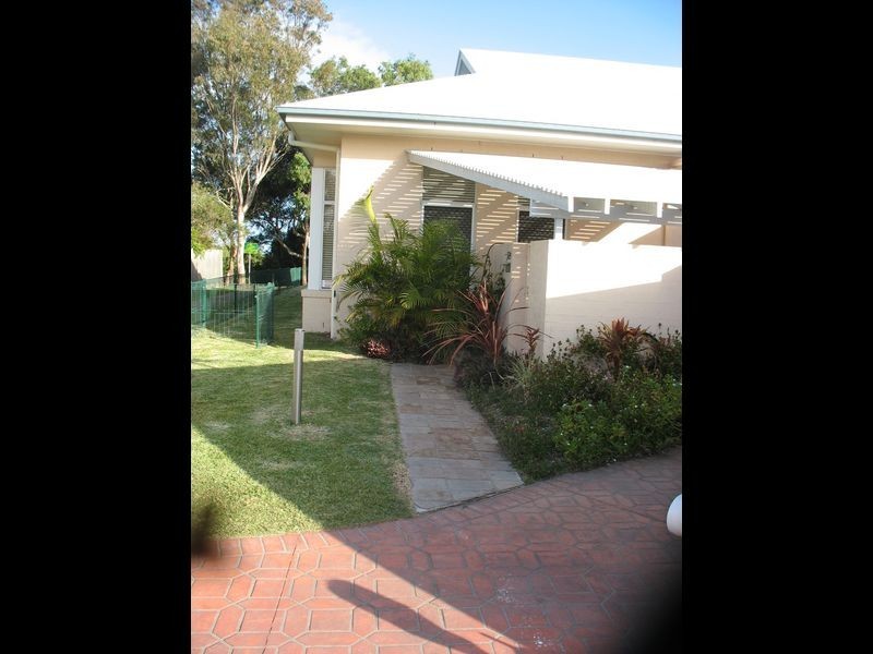 Sandstone Point QLD 4511