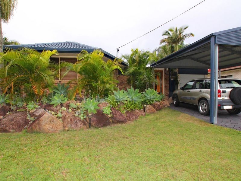 26 Dianthus Avenue, Banksia Beach QLD 4507