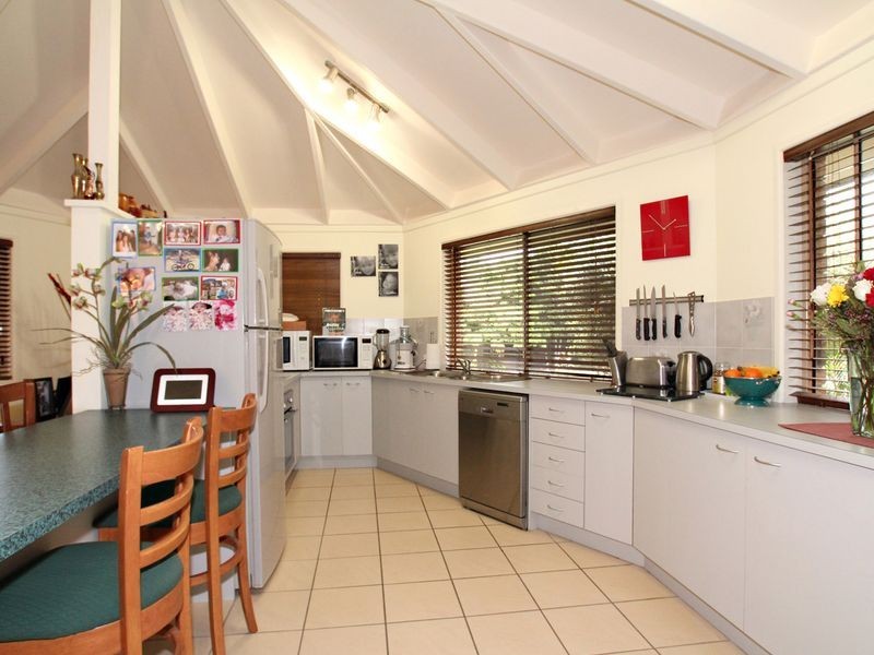 26 Dianthus Avenue, Banksia Beach QLD 4507