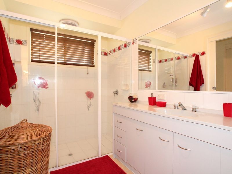 26 Dianthus Avenue, Banksia Beach QLD 4507