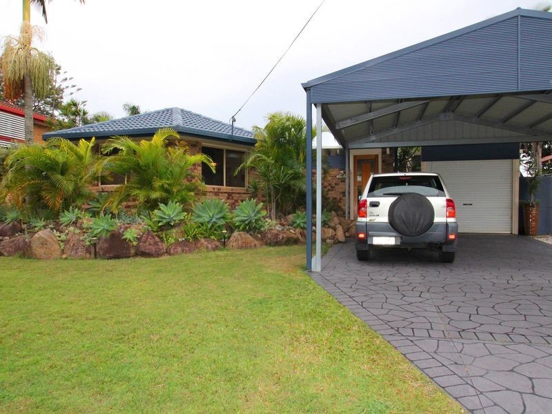 26 Dianthus Avenue, Banksia Beach QLD 4507