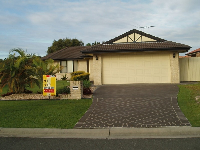 7 Coogee Place, Sandstone Point QLD 4511