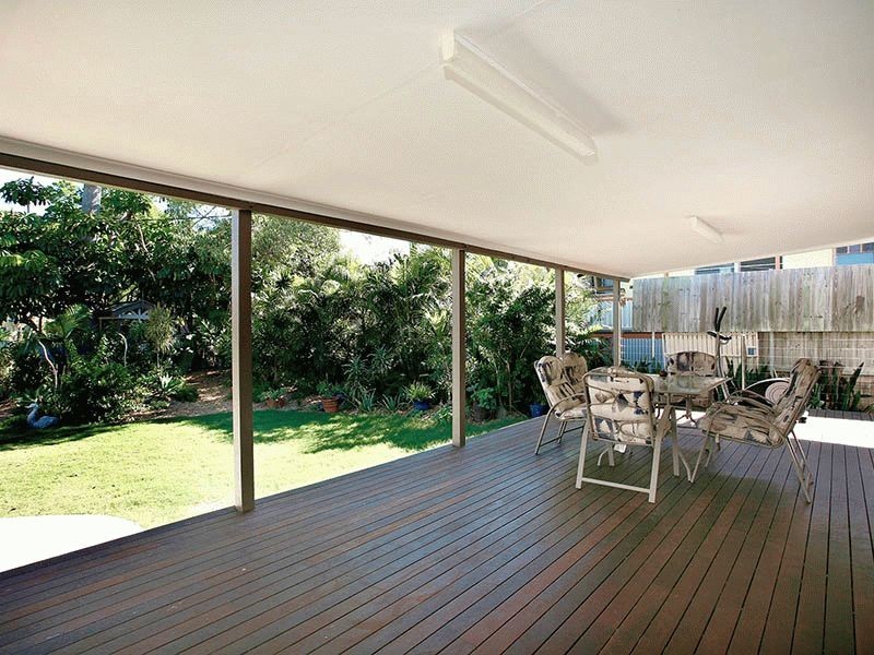 27 Cumming Street, Bongaree QLD 4507