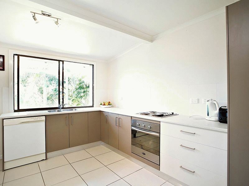 27 Cumming Street, Bongaree QLD 4507