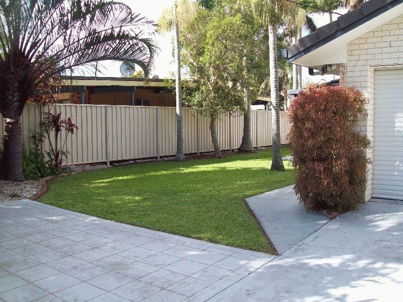 2/8 Dianthus Avenue, Banksia Beach QLD 4507