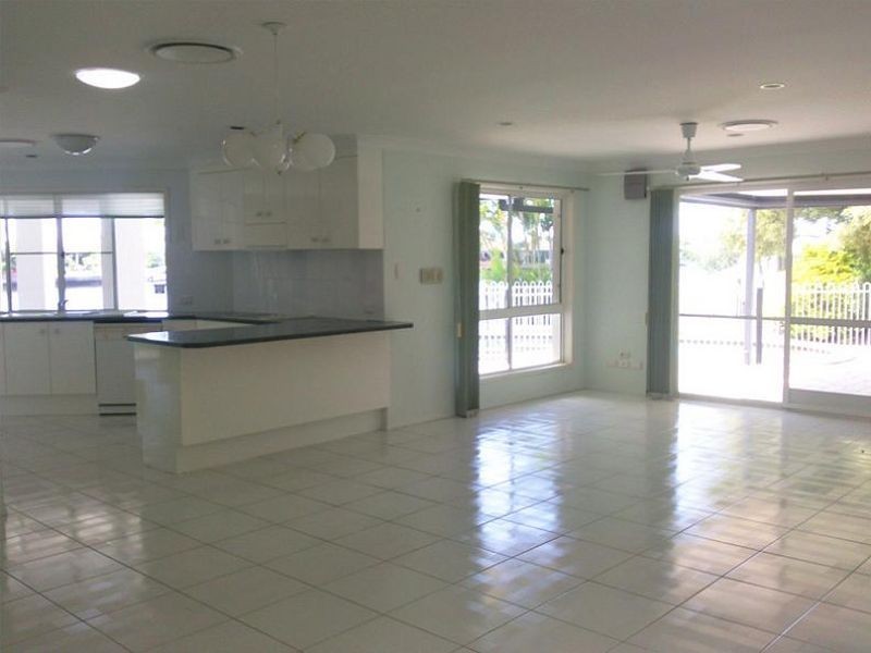 12 Carl Court, Banksia Beach QLD 4507