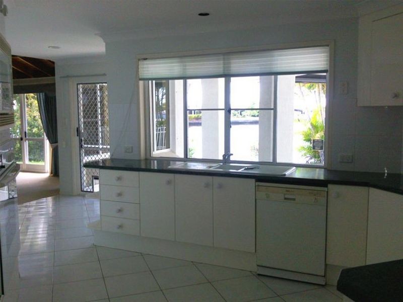 12 Carl Court, Banksia Beach QLD 4507