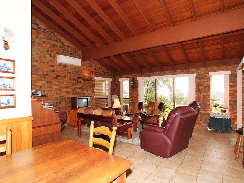 17 Clark Terrace, Sandstone Point QLD 4511