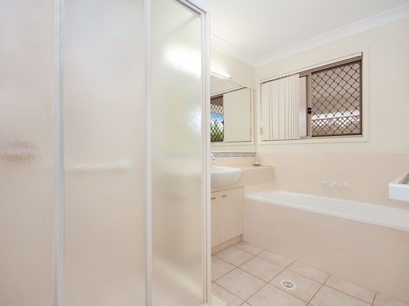8 Seahorse Court, Banksia Beach QLD 4507