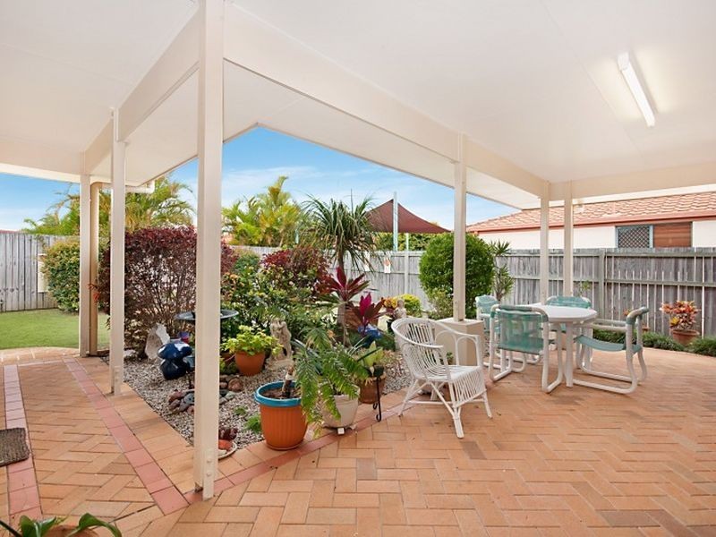 8 Seahorse Court, Banksia Beach QLD 4507