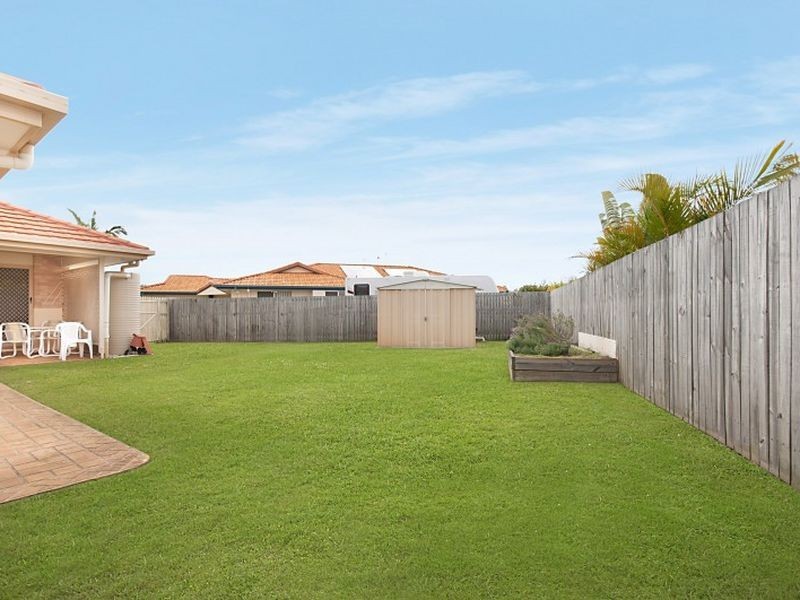8 Seahorse Court, Banksia Beach QLD 4507
