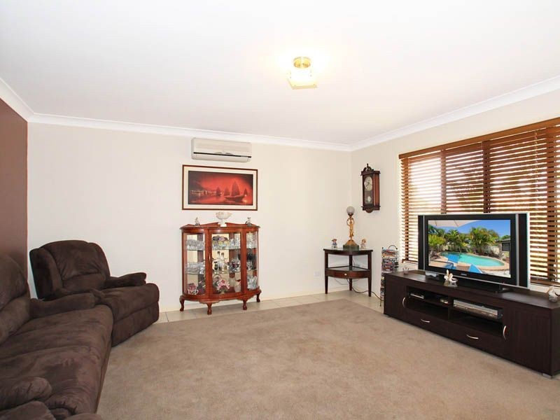 17 Scarborough Court, Sandstone Point QLD 4511