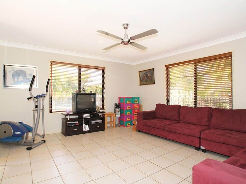 17 Scarborough Court, Sandstone Point QLD 4511
