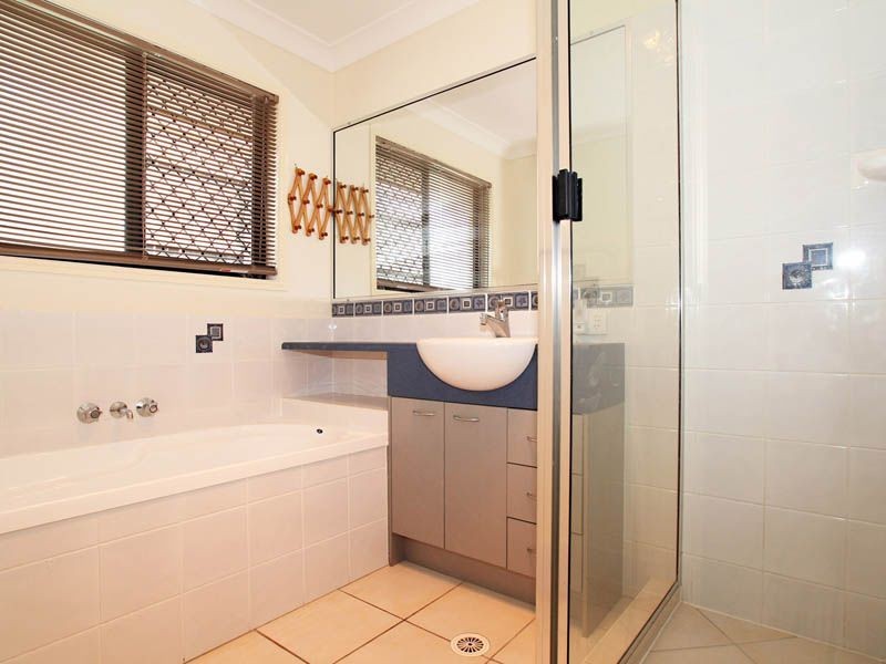 17 Scarborough Court, Sandstone Point QLD 4511