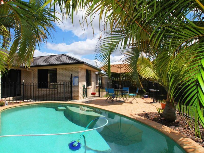 17 Scarborough Court, Sandstone Point QLD 4511
