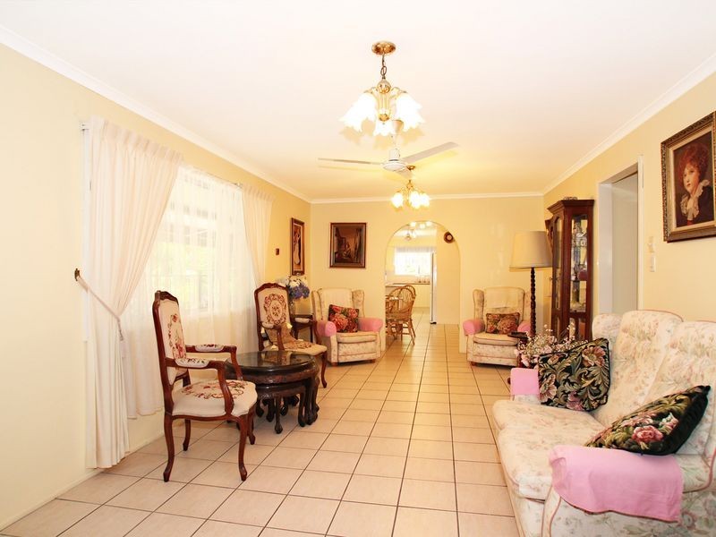33 Gidya Avenue, Bongaree QLD 4507