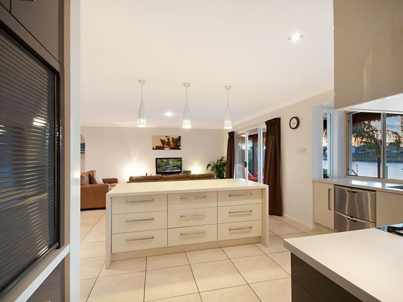 6 Trimaran Court, Banksia Beach QLD 4507