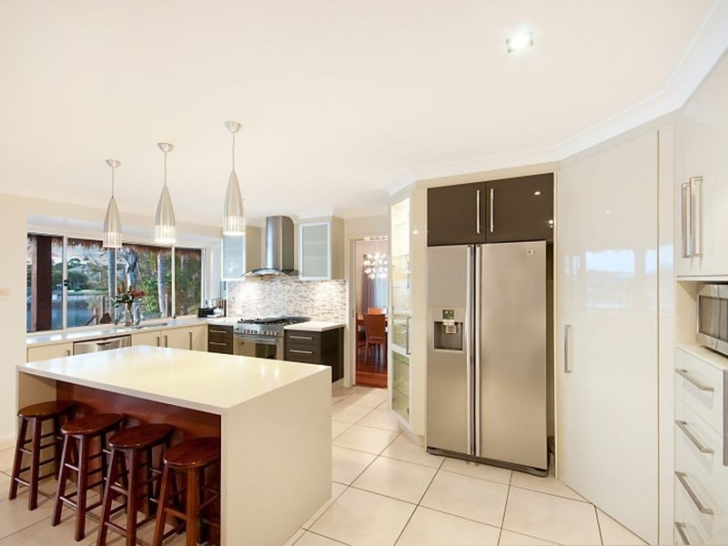 6 Trimaran Court, Banksia Beach QLD 4507