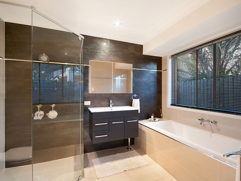 6 Trimaran Court, Banksia Beach QLD 4507