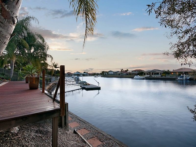 6 Trimaran Court, Banksia Beach QLD 4507
