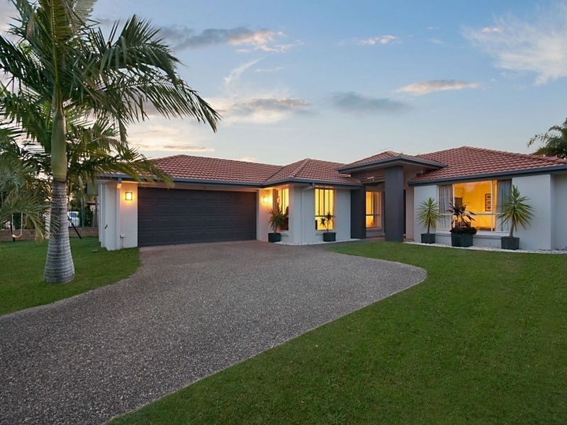 6 Trimaran Court, Banksia Beach QLD 4507