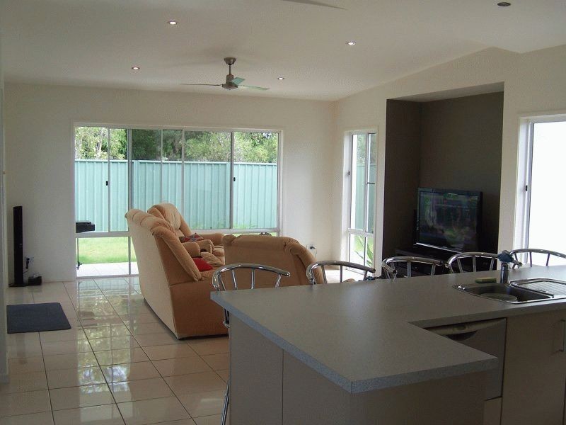 96 Marina Blvde, Banksia Beach QLD 4507