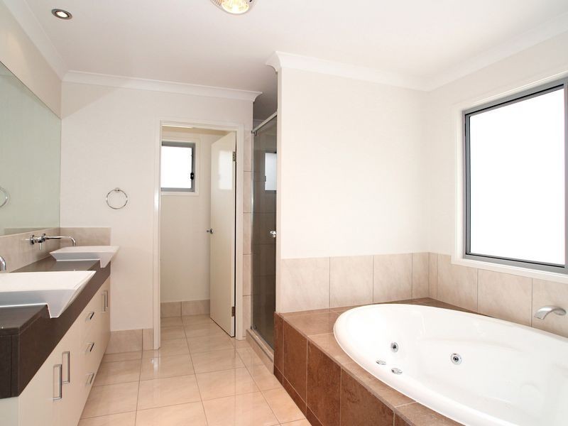 14 Vanillalily Close, Banksia Beach QLD 4507