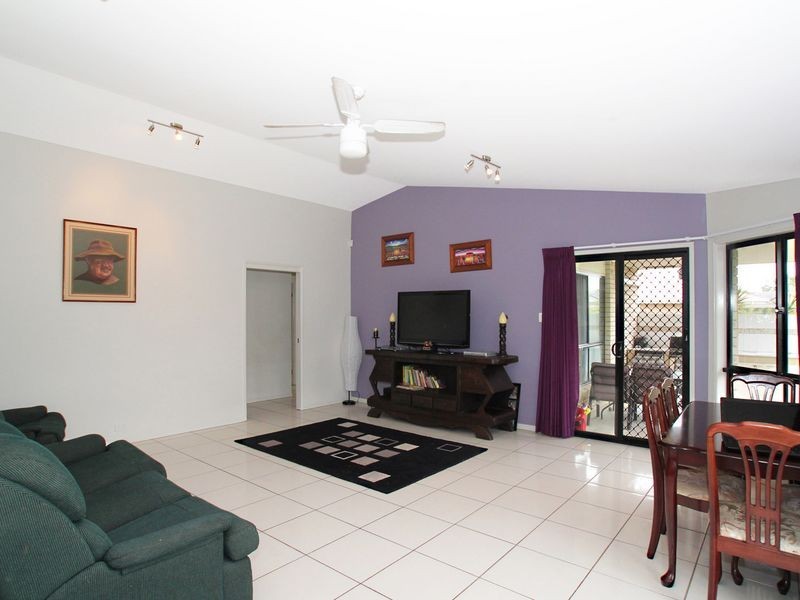 1 Adam Court, Beachmere QLD 4510