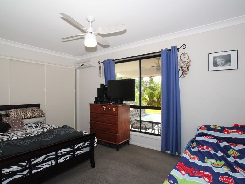 1 Adam Court, Beachmere QLD 4510