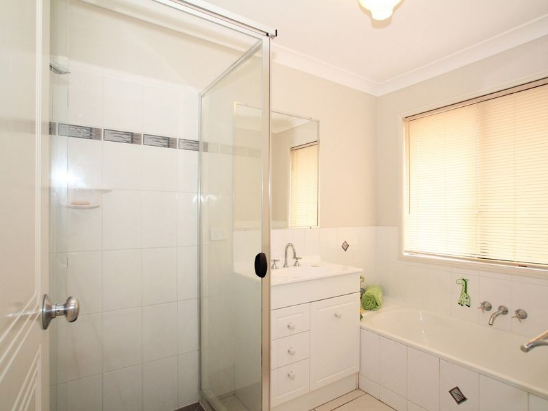 1 Adam Court, Beachmere QLD 4510