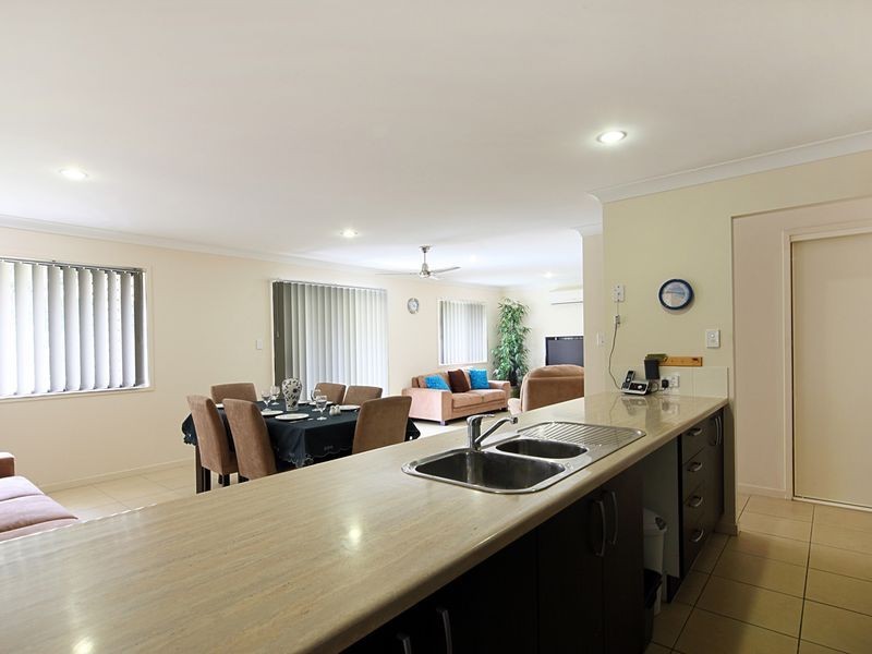 8 Dixon Court, Beachmere QLD 4510