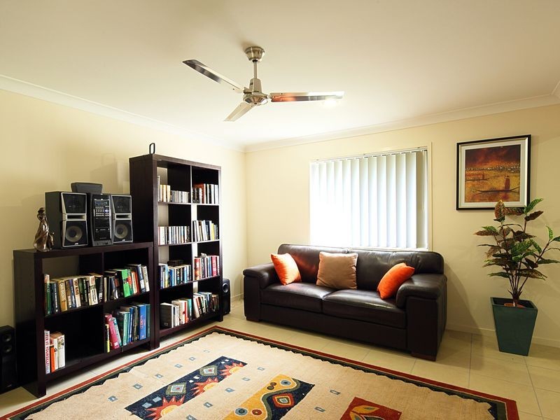 8 Dixon Court, Beachmere QLD 4510