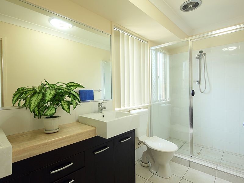 8 Dixon Court, Beachmere QLD 4510