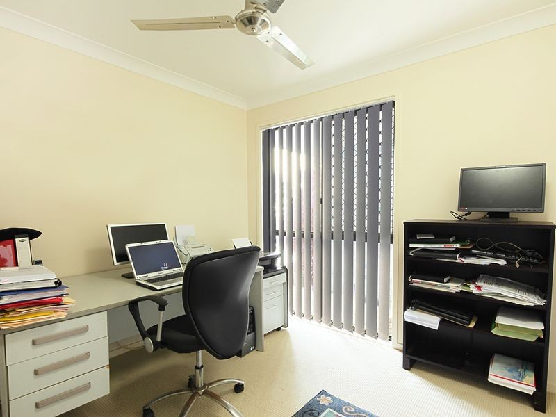 8 Dixon Court, Beachmere QLD 4510