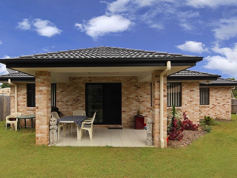 8 Dixon Court, Beachmere QLD 4510