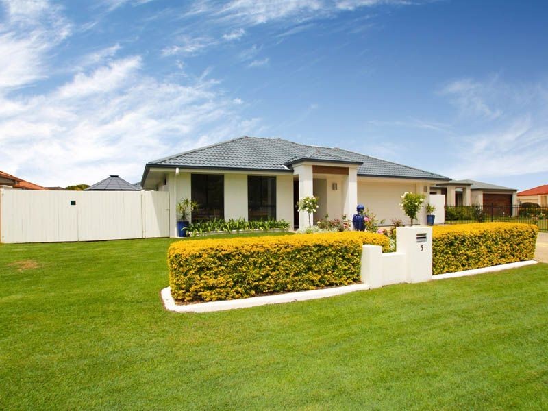 5 Albatross Court, Banksia Beach QLD 4507
