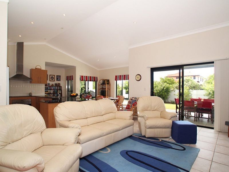 19 Kakadu Circuit, Banksia Beach QLD 4507