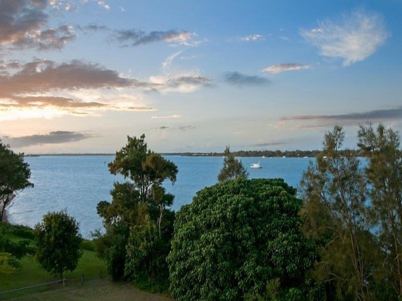 8/8 Spinnaker Drive, Sandstone Point QLD 4511