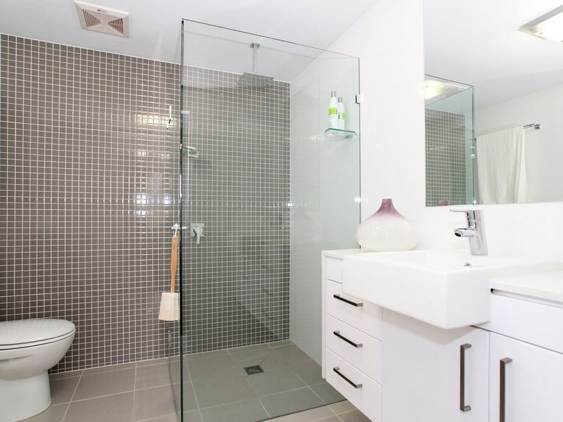 8/8 Spinnaker Drive, Sandstone Point QLD 4511