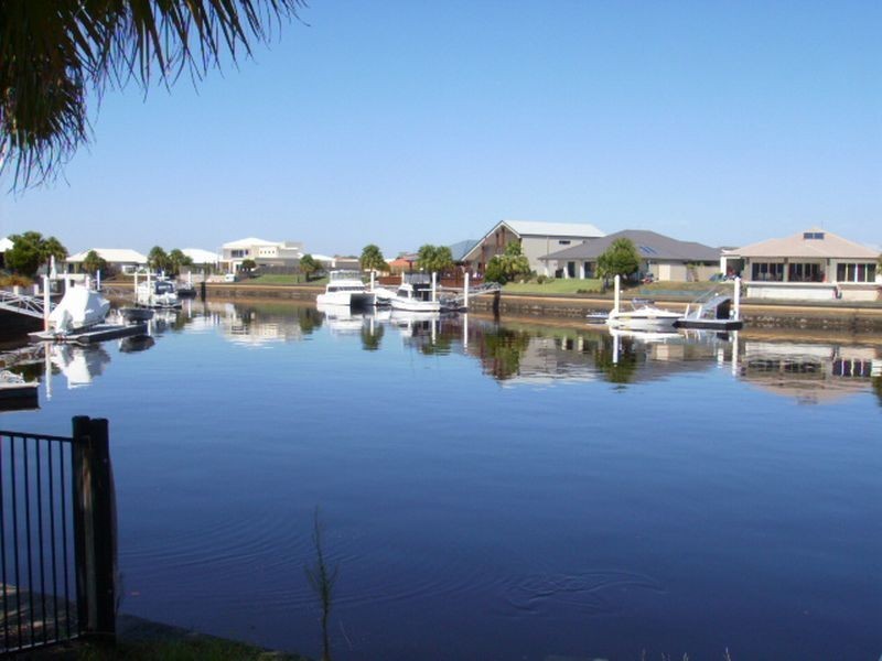 84 Cosmos Avenue, Banksia Beach QLD 4507