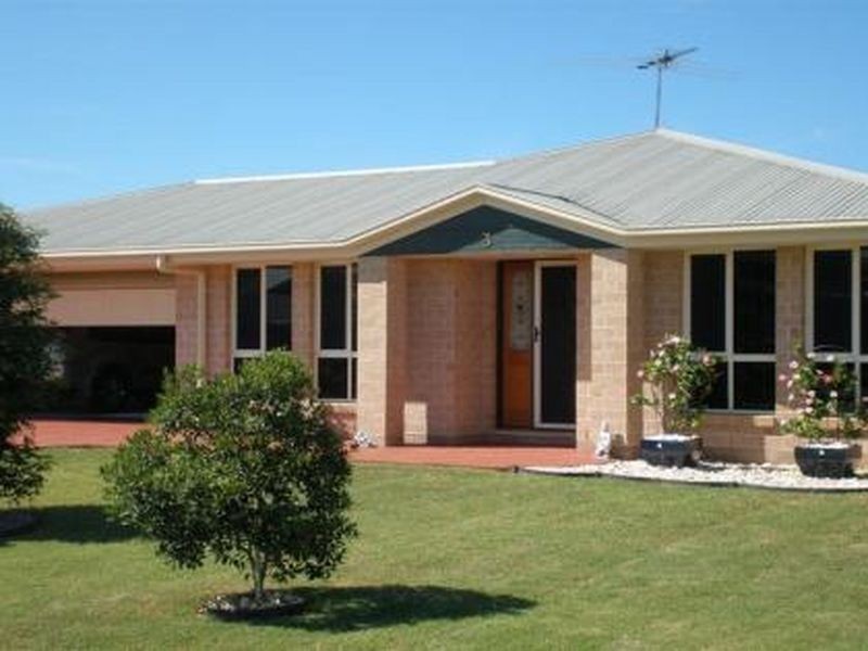 3 Dixon Court, Beachmere QLD 4510