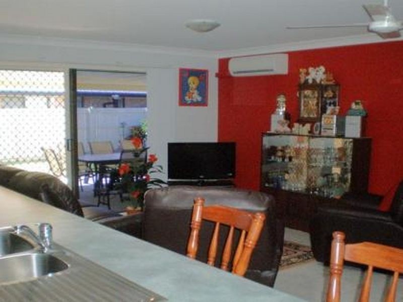 3 Dixon Court, Beachmere QLD 4510