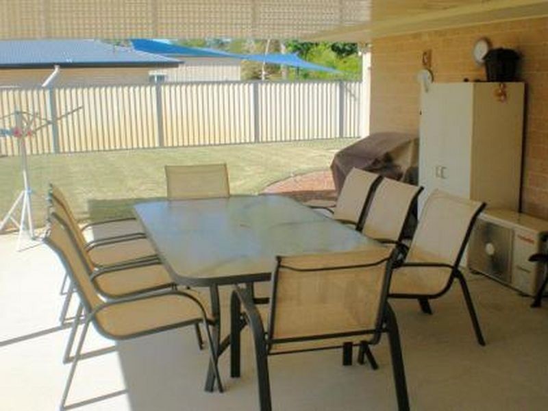 3 Dixon Court, Beachmere QLD 4510
