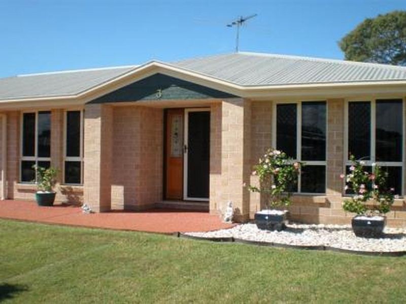 3 Dixon Court, Beachmere QLD 4510