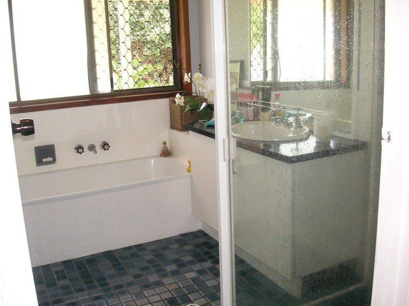 21 Hawaii Crescent, Banksia Beach QLD 4507